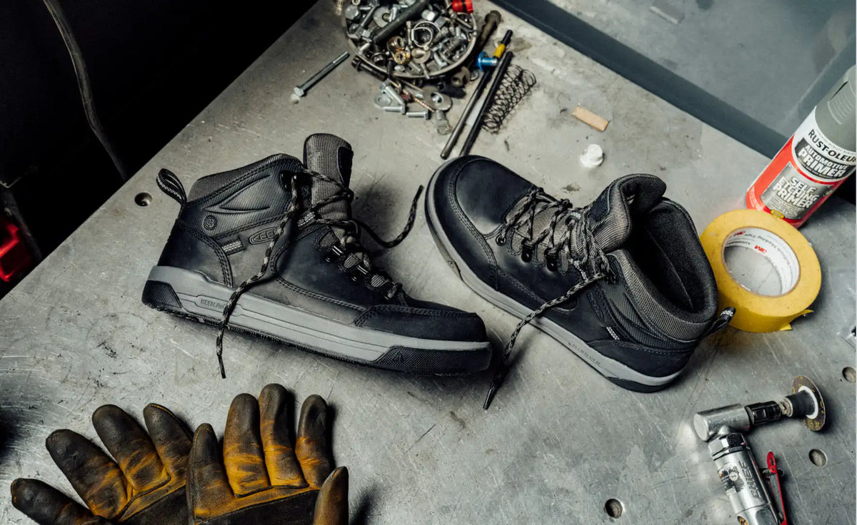 Men's Gibson Hiker Work Boot (Carbon Toe)